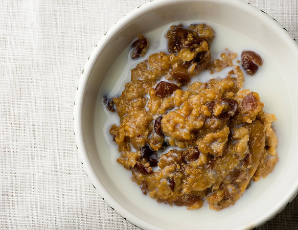 Want to know the secret to DELICIOUS oatmeal? Make it the night before using this recipe!