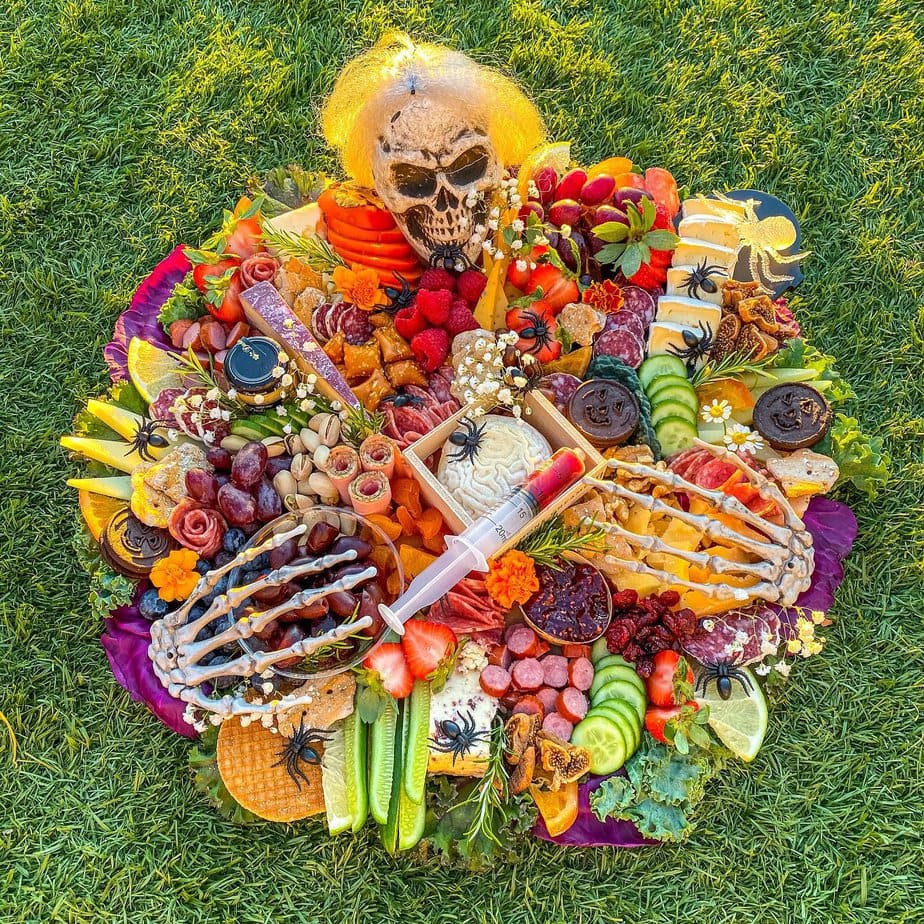 20 Spooky Halloween Charcuterie Board Ideas