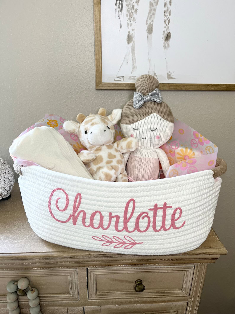 Make a memorable impression with a baby girl gift basket that’s packed with love! Explore a variety of creative ideas, from essentials to little luxuries, perfect for welcoming a new baby girl. 🌷 #GiftBasketIdeas #BabyShowerInspo