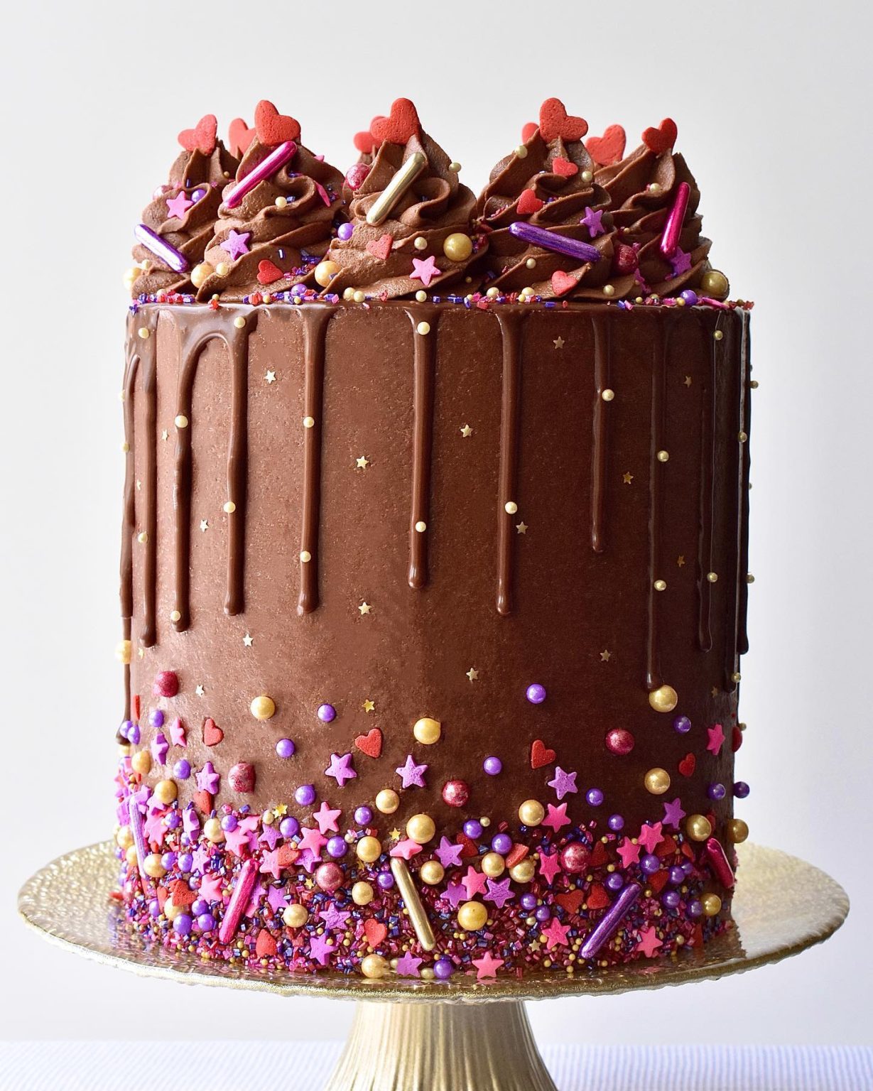 18 Irresistible Chocolate Drip Cakes For Any Celebration