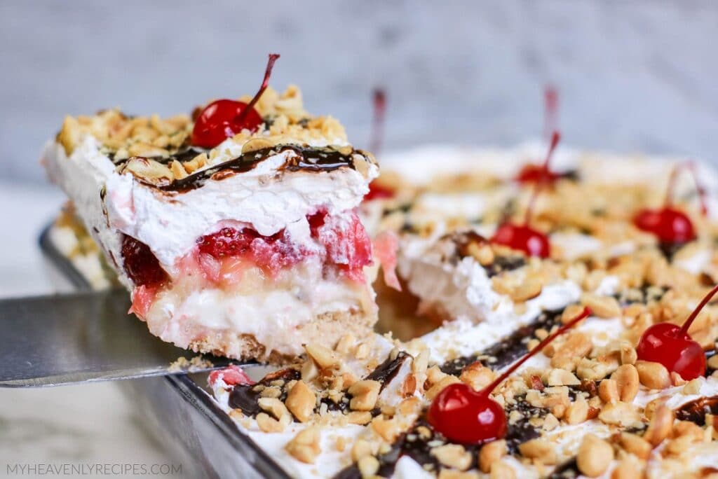 All the fun of a banana split, no ice cream required! This No-Bake Banana Split Cake has layers of bananas, pineapple, strawberries, and a creamy filling on a graham cracker crust. It’s a playful, summery dessert that’s sure to be a hit with kids and adults alike.