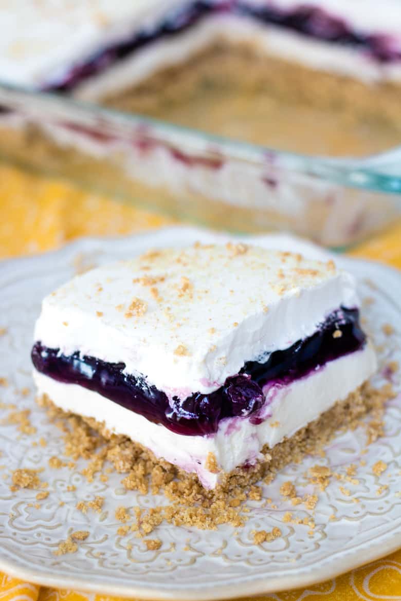 This Blueberry Delight is a cool and creamy no-bake dessert that’s bursting with blueberry flavor. With a graham cracker crust, creamy filling, and a sweet blueberry topping, it’s the perfect way to enjoy summer’s bounty without heating up the kitchen.