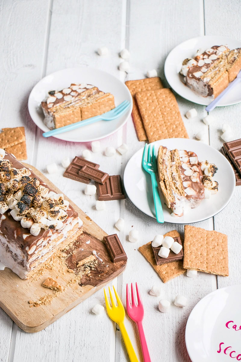 Take your love for s’mores to the next level with this S’mores Ice Box Cake! It’s got all the classic flavors—graham crackers, marshmallow, and chocolate—layered into a cool, creamy dessert. No campfire required, making it perfect for those lazy summer days when you’re craving something sweet but don’t want to bake.