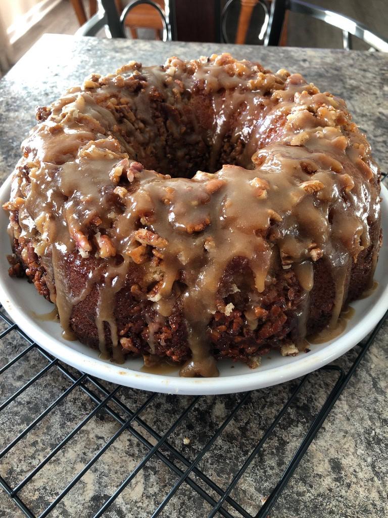 Imagine combining the rich, gooey goodness of pecan pie with the fluffiness of a cake – that’s exactly what this Upside-Down Pecan Pie Cake delivers. This decadent dessert is a comforting, old-school indulgence that’s perfect for any gathering where you want to wow your guests with something truly special.