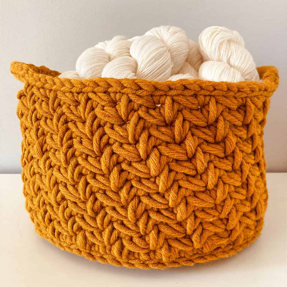 Looking for a fun and practical way to store your yarn? Check out these beautiful crochet storage basket patterns! 🧺 These designs offer everything from chic, contemporary looks to charming, rustic vibes, ensuring that your yarn stash is neatly organized and visually appealing. 🧶 No matter your skill level, these patterns are perfect for every crochet enthusiast. Ready to start crafting your own unique storage baskets? Let’s get crocheting! 🌿 #CraftyStorage #YarnOrganization #CrochetLife