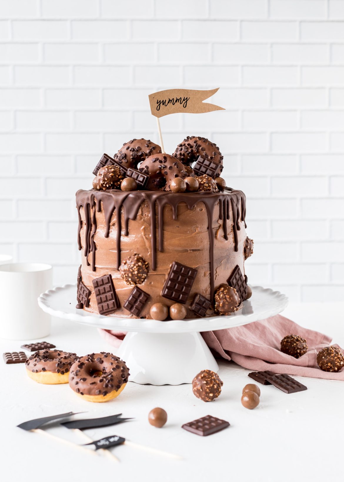 Elevate your celebrations with the ultimate crowd-pleaser – chocolate drip cakes! These rich, luxurious cakes are ideal for any occasion, adding a touch of sophistication and deliciousness to your dessert table. Perfect for creating those Instagram-worthy moments! 📸🍰 #BakingInspiration #CakeLovers