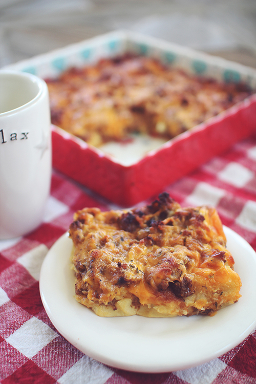 Skinny Sausage & Egg Breakfast Casserole - If you feel guilty about eating breakfast casseroles on Christmas Day because of the sheer number of calories you'll be consuming this is the perfect solution.