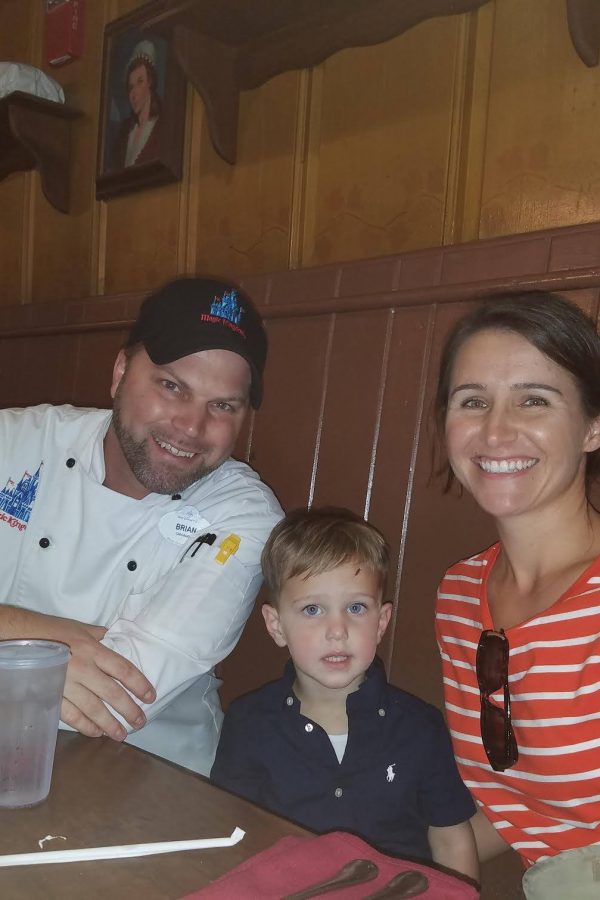 Pixie Lizzie from Allergy Free Mouse is an expert in Disney dining with food allergies