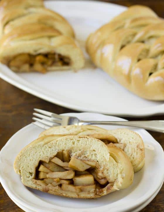 sort of like a loaf of bread stuffed with apples but tastes like a cross between a doughnut and an apple pie. Sounds like a match made in heaven to me!