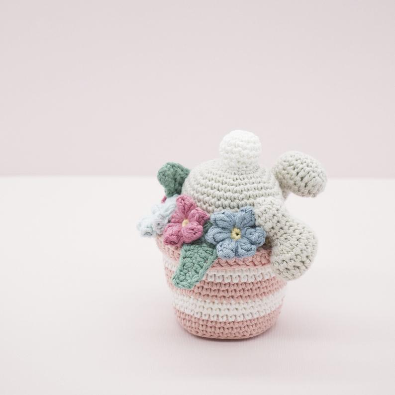 Bunny in a plant pot beginner crochet pattern