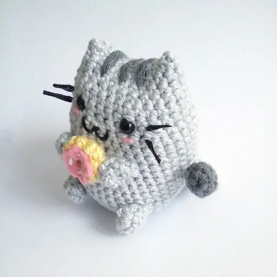 Amigurumi Cat with a Donut