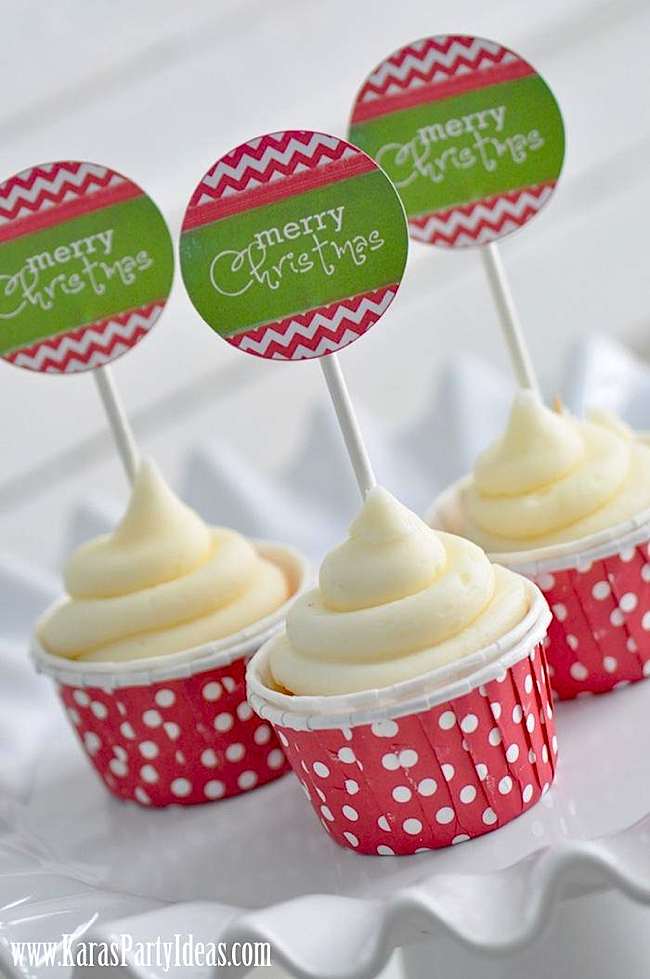 ALDARLING cupcake toppers to wish your guests a Merry Christmas! LOVING those spotted cupcake cups!THERE