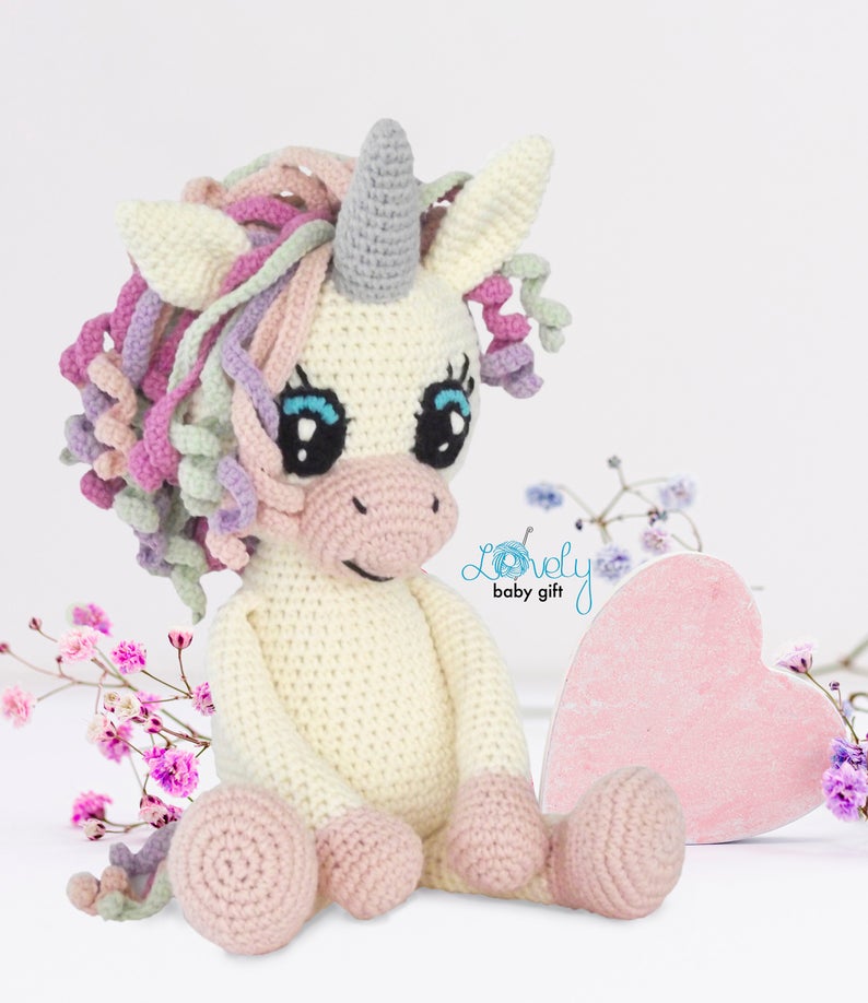 this-crochet-unicorn-pattern-will-bring-some-magic-to-your-day