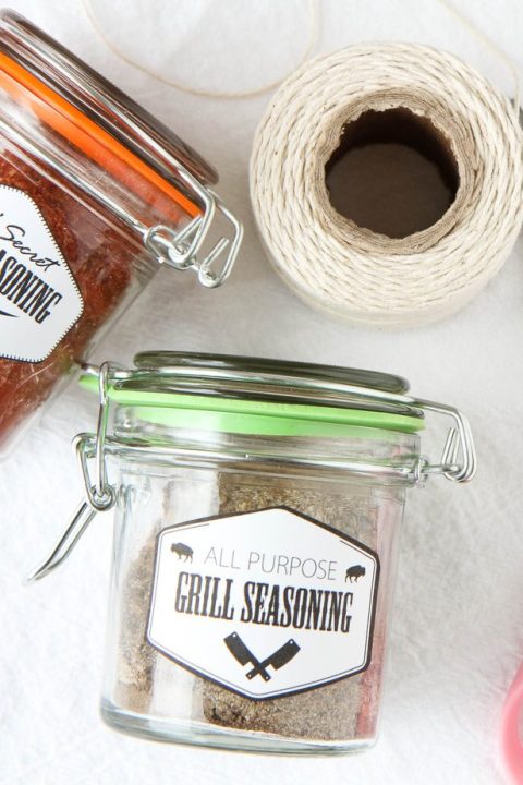 Skip the store-bought and make something meaningful for Dad this Father's Day. These DIY projects are sure to bring a smile to his face! ??️