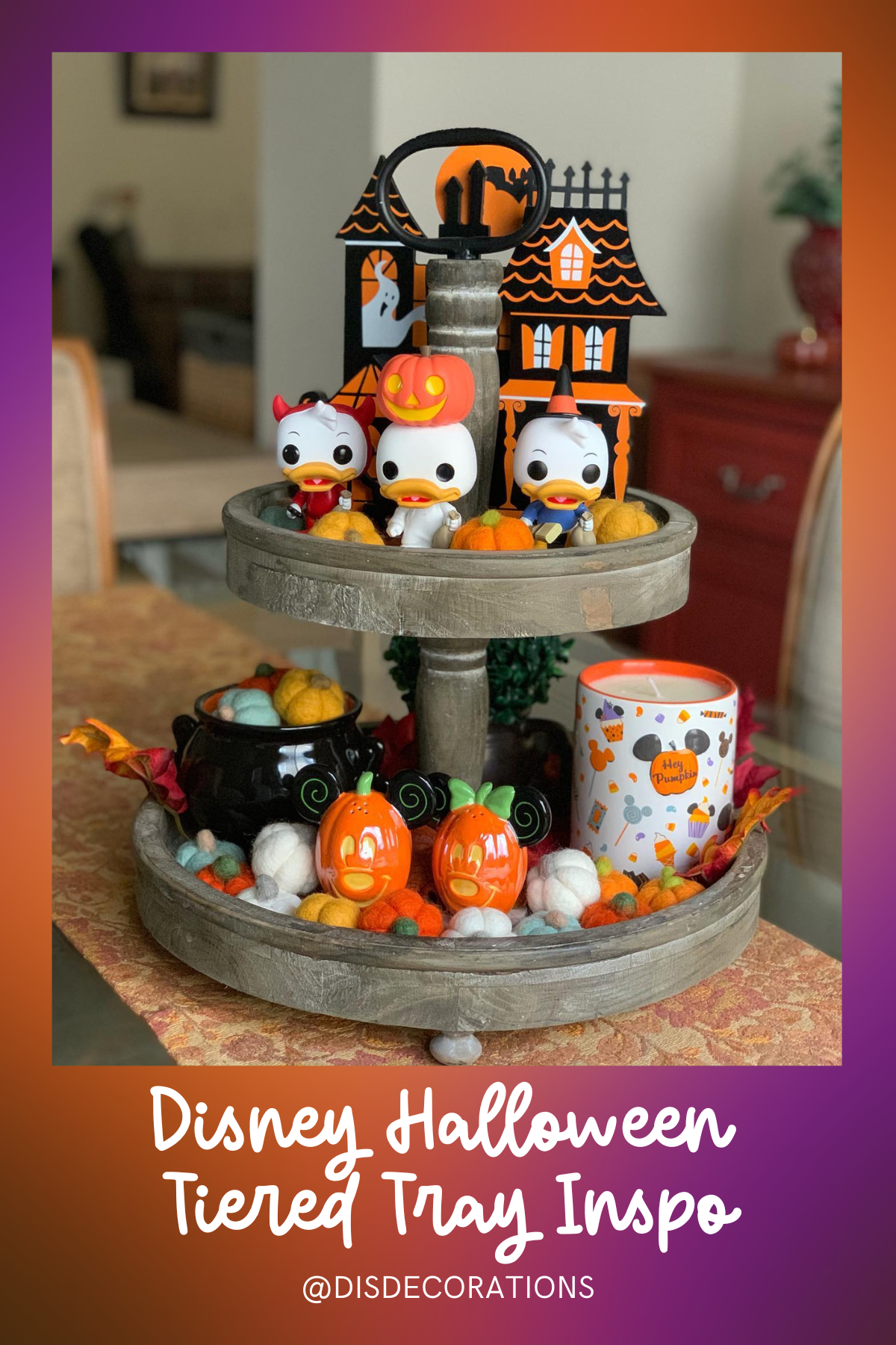 Huey, Dewey, and Louie Spookfest: Donald’s mischievous nephews take the spotlight in this tray, surrounded by a haunted house and cute Mickey pumpkin decorations, perfect for any Halloween trickster.