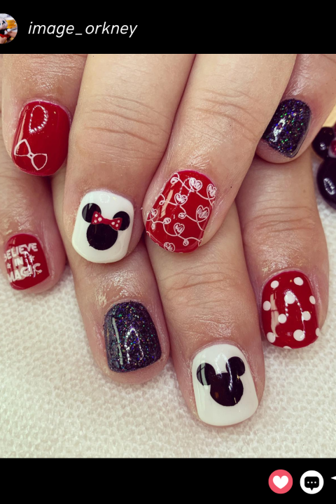 ?? Looking to add some Disney style to your fingers and toes for your vacation this year? From classic Mickey ears to sparkly princess vibes, these Disney nails will give you all the feels. ??