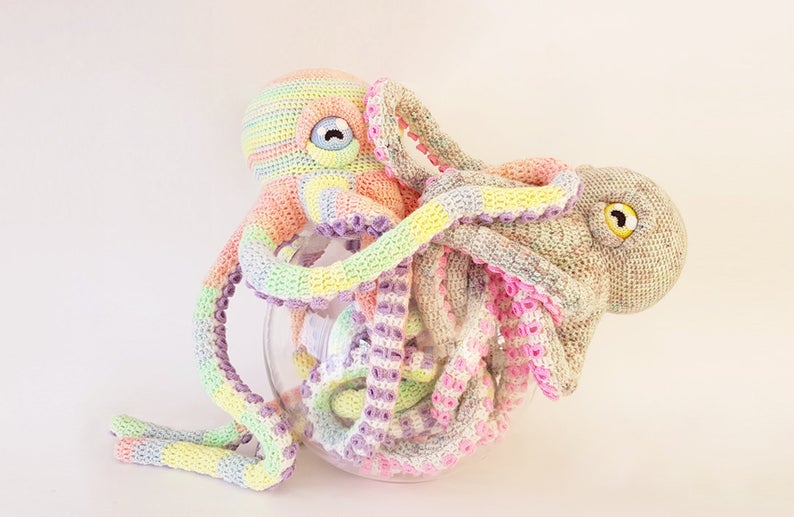 Fabulous gigantic octopus crochet pattern