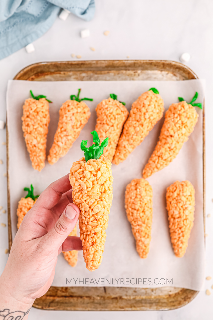 These carrot-shaped Rice Krispie Treats are a fun twist on a classic! They’re easy to make and add a playful touch to your Easter dessert table.