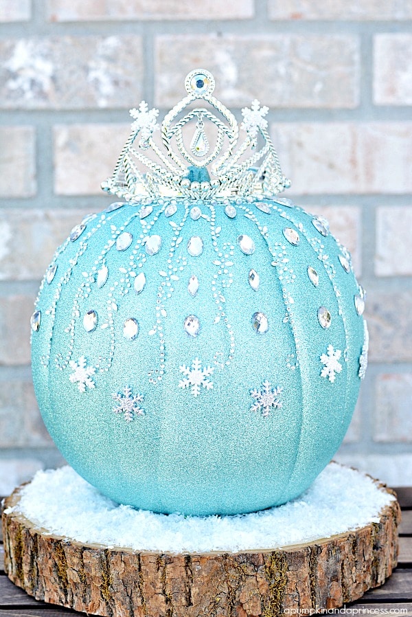 Frozen inspired Elsa pumpkin for Halloween