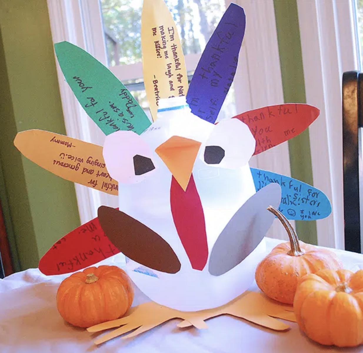 Combine crafting and decorating with this adorable turkey centerpiece. Featuring a free printable, it’s a fun and easy project for kids of all ages. Use it as the centerpiece for your Thanksgiving table—it’s sure to spark conversations about thankfulness!