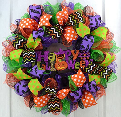 15 Spooky Deco Mesh Halloween Wreaths to Decorate Your Door