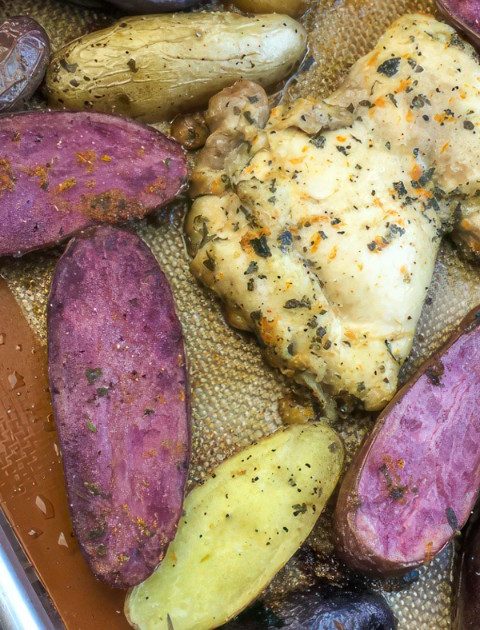 ?? Ready for a delicious and easy midweek dinner? Try our Gluten-Free Herb-Marinated Chicken Thighs with Roasted Fingerling Potatoes! ?✨ This sheet pan meal is packed with flavor and perfect for busy nights. Marinate the chicken overnight for the best taste, or just 30 minutes if you're in a hurry. So simple, so tasty! ? #WeeknightMeals #SheetPanDinner #GlutenFreeEats
