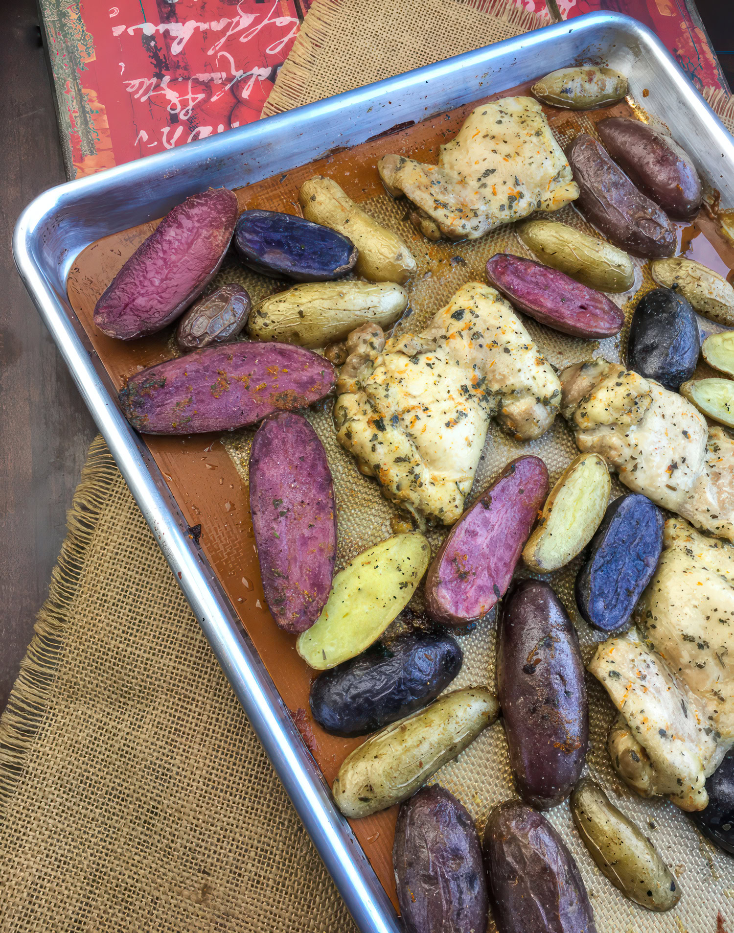 🍗🍃 Ready for a delicious and easy midweek dinner? Try our Gluten-Free Herb-Marinated Chicken Thighs with Roasted Fingerling Potatoes! 🥔✨ This sheet pan meal is packed with flavor and perfect for busy nights. Marinate the chicken overnight for the best taste, or just 30 minutes if you're in a hurry. So simple, so tasty! 😋 #WeeknightMeals #SheetPanDinner #GlutenFreeEats