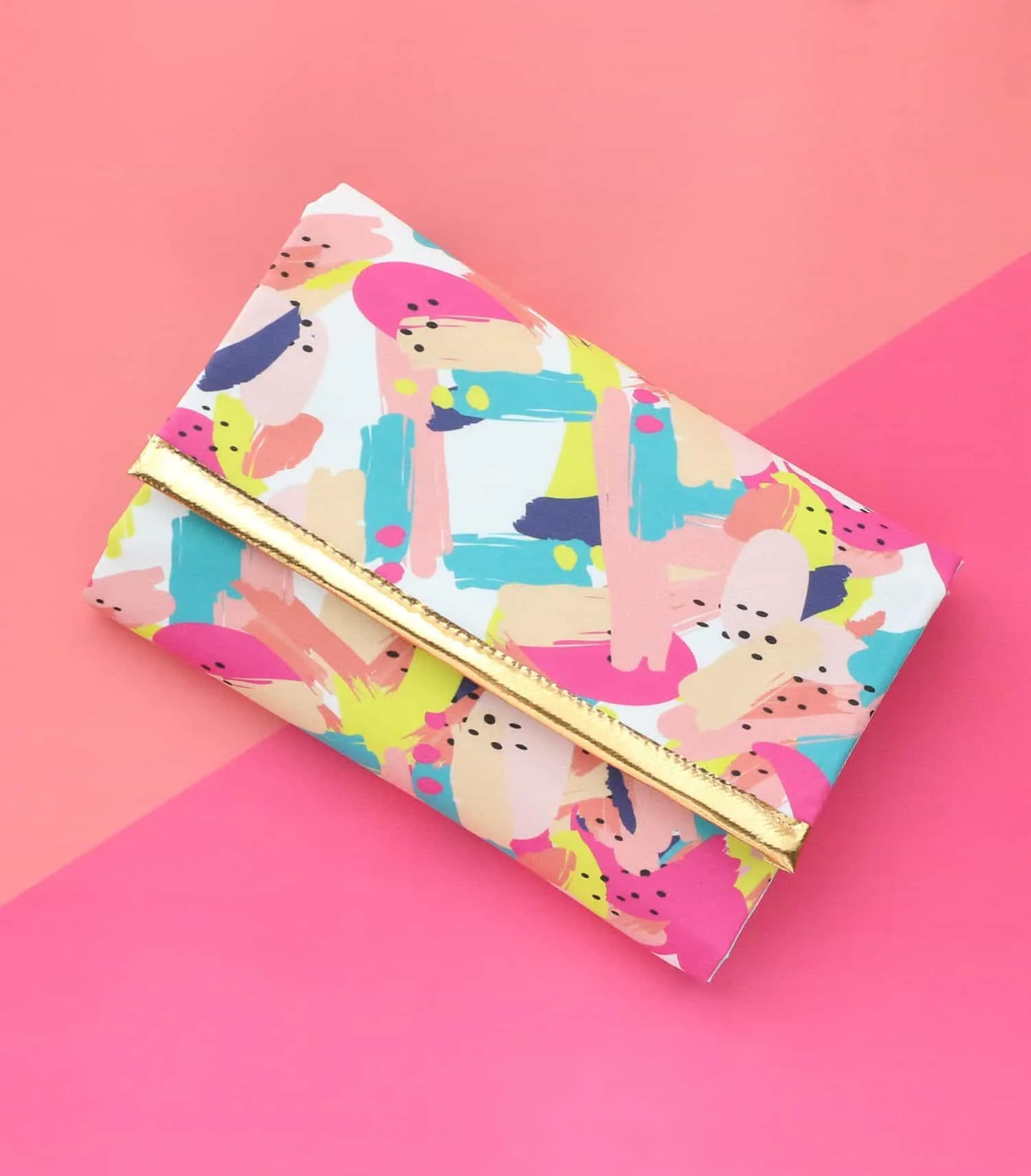 Make Your Own Diaper Clutch So Much Cuter than a Ziplock!