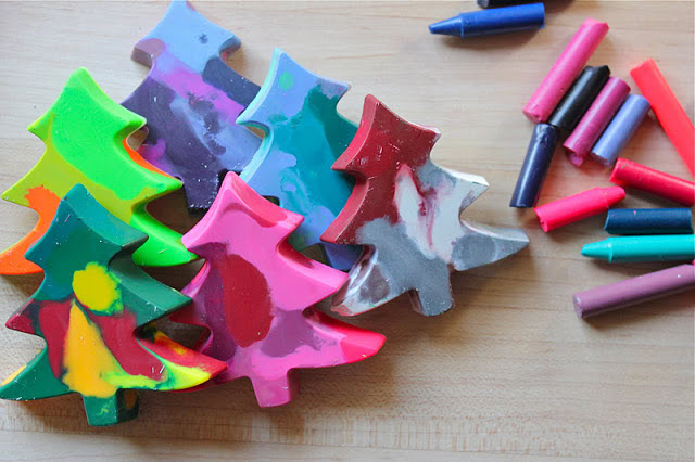 We LOVE crafts that turn into gifts! These Christmas Tree shaped crayons would make great stocking fillers or party favours!