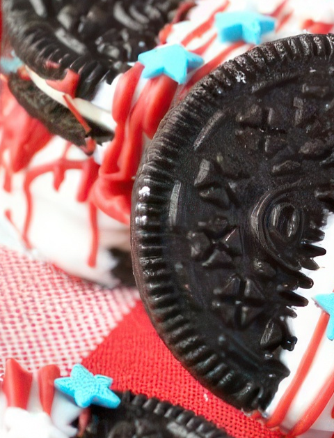 Get your kids involved in the kitchen with these simple and festive 4th of July recipes! Perfect for little chefs, these red, white, and blue treats will make your holiday extra special. Tap to see all the yummy creations! ????