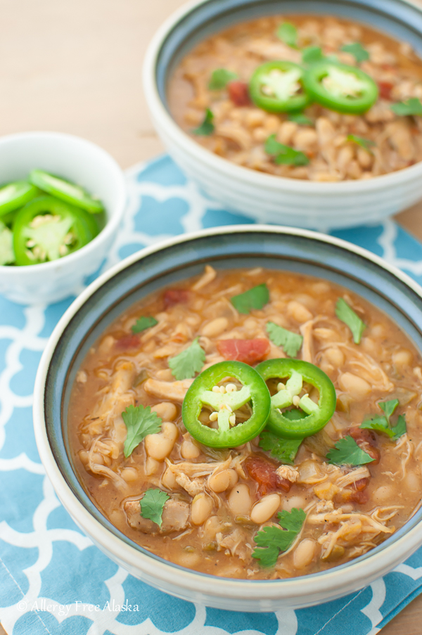 Always on the look out for more yummy GLUTEN FREE recipes and this Instant Pot Chicken Chili passes the test!