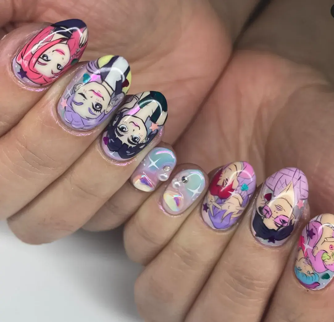 This set’s the ultimate fangirl fantasy — anime-style portraits, pastel holographics, and glossy top coats that make every detail pop.