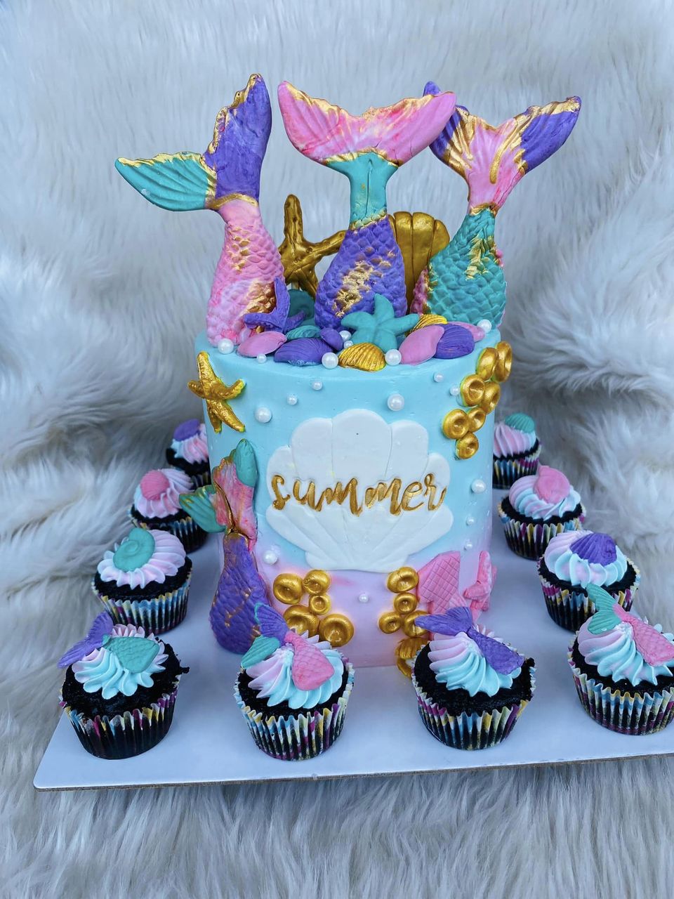 🧜🏻‍♀️🐚🎂 Dive into a collection of beautiful and whimsical cake designs that promise to make your mermaid-themed party unforgettable