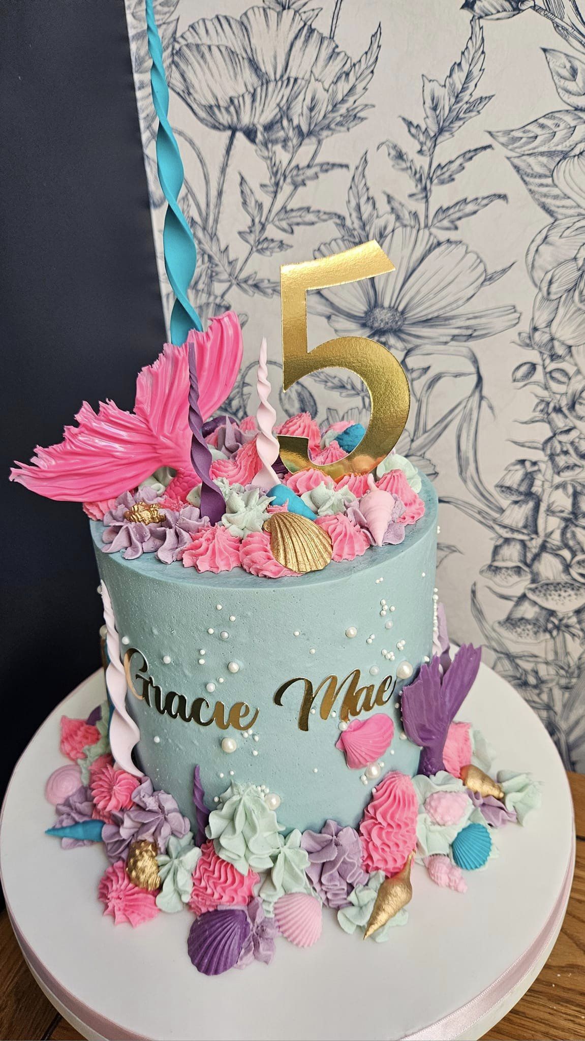 🧜🏻‍♀️🐚🎂 Explore a sea of creative cake ideas that will bring the magic of the ocean to your child’s special day.