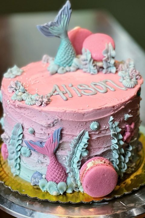??♀️ Dive into the world of mermaid birthday cakes! ?✨ From classic mermaid tails to underwater scenes, we’ve got magical cake ideas that will make your party a splash! ?? Get all the fin-tastic inspiration and find out how to create a cake that’s sure to make waves! ??