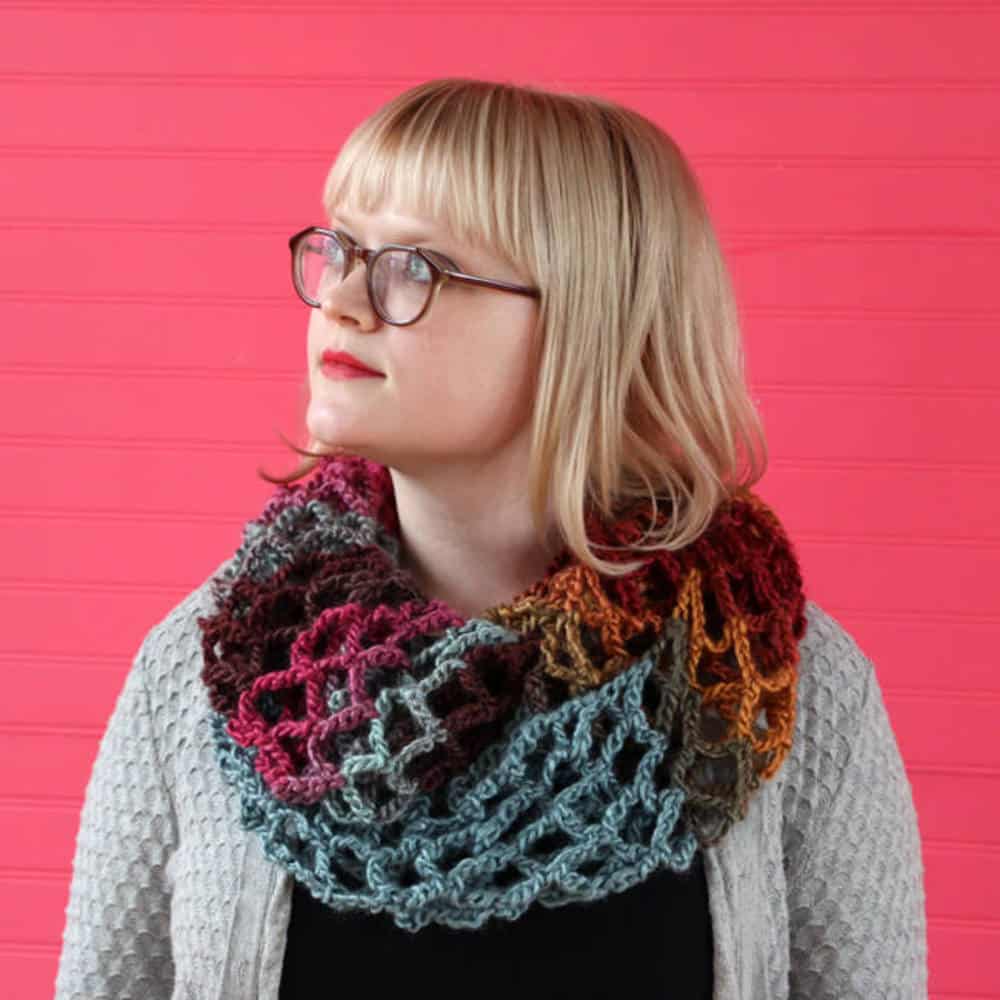 Mesh Infinity Cowl Free Crochet Pattern