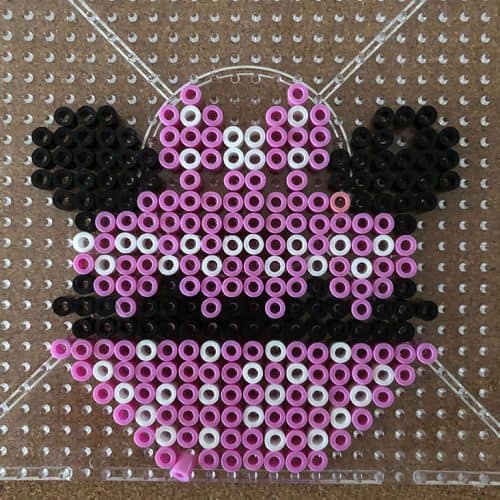 Disney Perler Bead Keychain Ideas {Cute cupcakes inspired by Mickey and ...