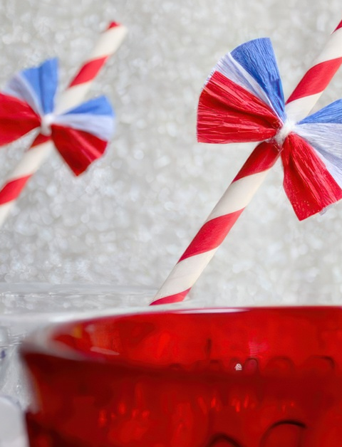 Transform your 4th of July celebrations with these beautiful crafts! Perfect for adults, these red, white, and blue projects are ideal for home decor and party decorations. Tap to see all the gorgeous crafts! ??️
