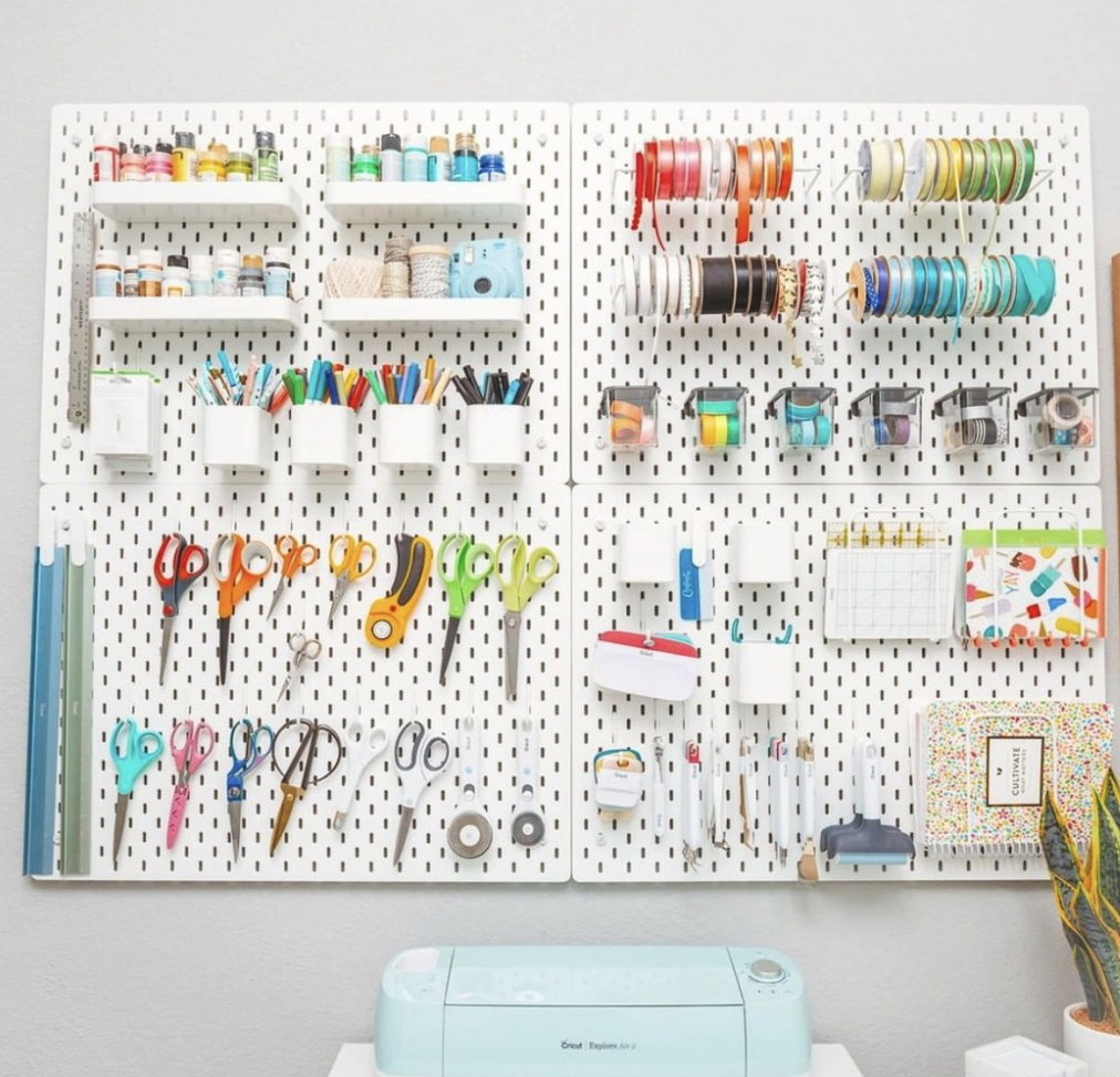 🎨✨ Craft Room Pegboard Inspo for a Stylish & Organized SpaceGet inspired with these clever pegboard ideas to organize your craft room! Perfect for hanging tools, supplies, and adding a functional yet creative touch to your workspace. 🧵📌 #CraftRoomInspo #PegboardIdeas #DIYStorage #CraftOrganization #CreativeSpaces