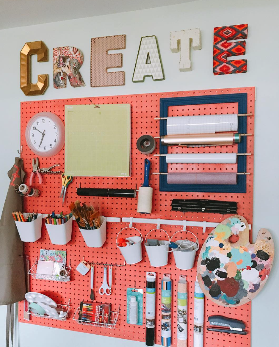 🎨✨ Craft Room Pegboard Inspo for a Stylish & Organized SpaceGet inspired with these clever pegboard ideas to organize your craft room! Perfect for hanging tools, supplies, and adding a functional yet creative touch to your workspace. 🧵📌 #CraftRoomInspo #PegboardIdeas #DIYStorage #CraftOrganization #CreativeSpaces