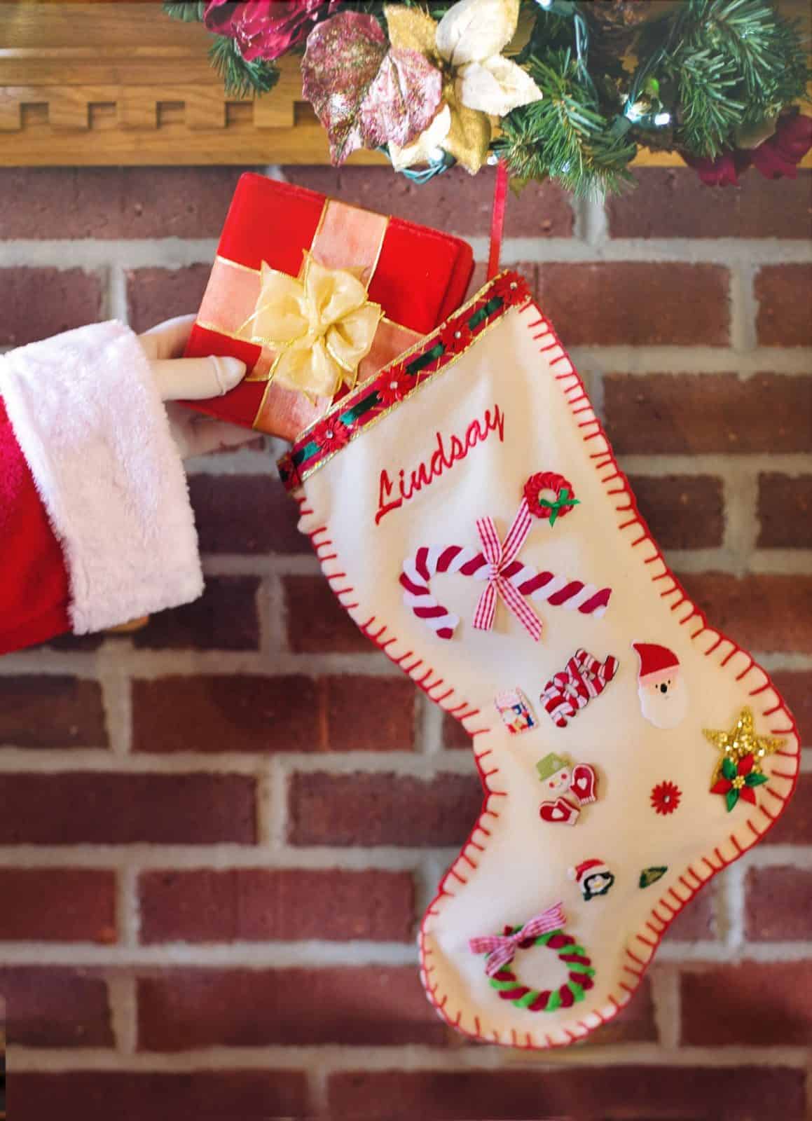 Loving these Christmas stocking craft kits!