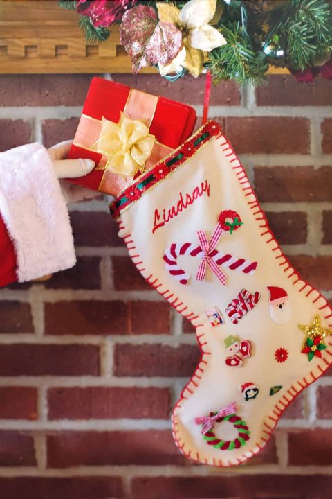 Loving these Christmas stocking craft kits!