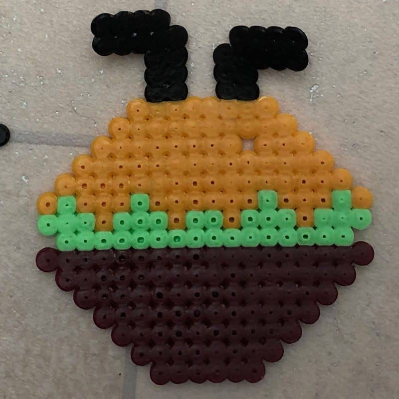 Disney Perler Bead Keychain Ideas {Cute cupcakes inspired by Mickey and ...