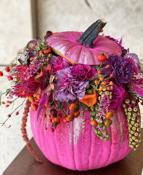 Transform your home with stunning Thanksgiving Pumpkin Flower Arrangements! 🎃💐 Perfect for adding a festive touch to your holiday decor, these DIY ideas blend seasonal flowers with both real and fake pumpkins. 🧡✨ Learn how to make your own beautiful creations with easy step-by-step guides. From gourd flower arrangements to charming centerpieces, these projects will impress your guests and bring the warmth of fall indoors! 🍁🏡 #ThanksgivingDecor #PumpkinFlowers #DIYHomeDecor