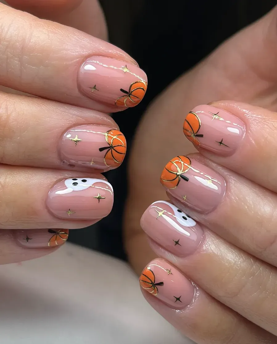 Pumpkins and mini ghosts pair up for a playful Halloween-meets-Thanksgiving crossover. Add golden star accents for a little extra magic.