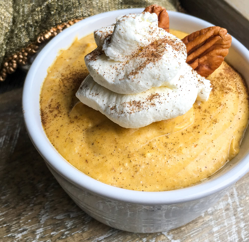 🍂🍨 Treat yourself to a luscious Creamy Pumpkin Mousse with a sweet touch of Maple Whipped Cream! This gluten-free dessert is a must-try for pumpkin lovers everywhere! 🎃🍁