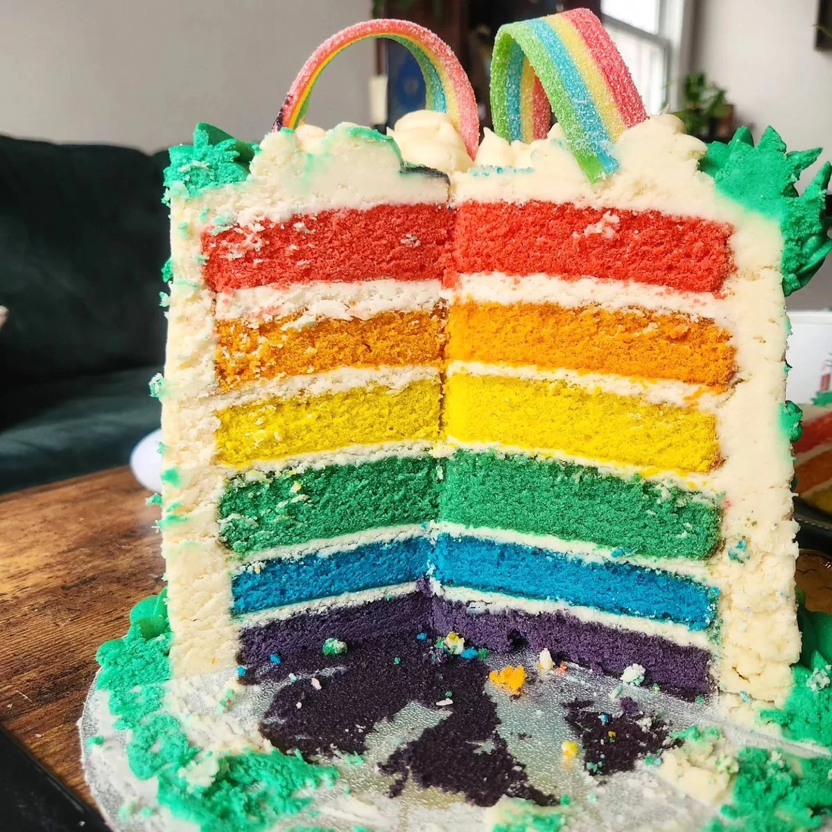 🌈🎂 Create unforgettable memories with colorful and creative cakes that capture the magic of rainbows.