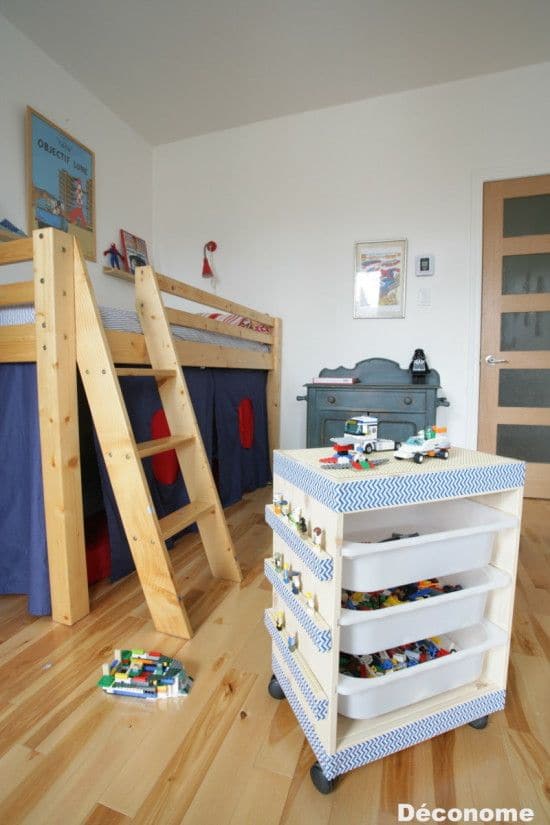 Rolling LEGO table with storage