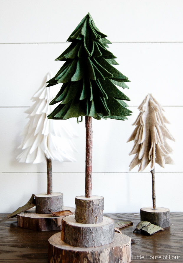 These felt Christmas trees are STUNNING and will make a FABULOUS Christmas table centrepiece!