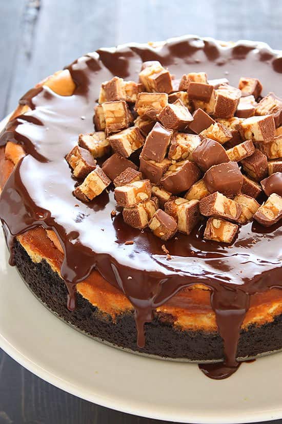 It's sweet and ever so slightly tangy with the unmistakable taste of Snickers in every bite!